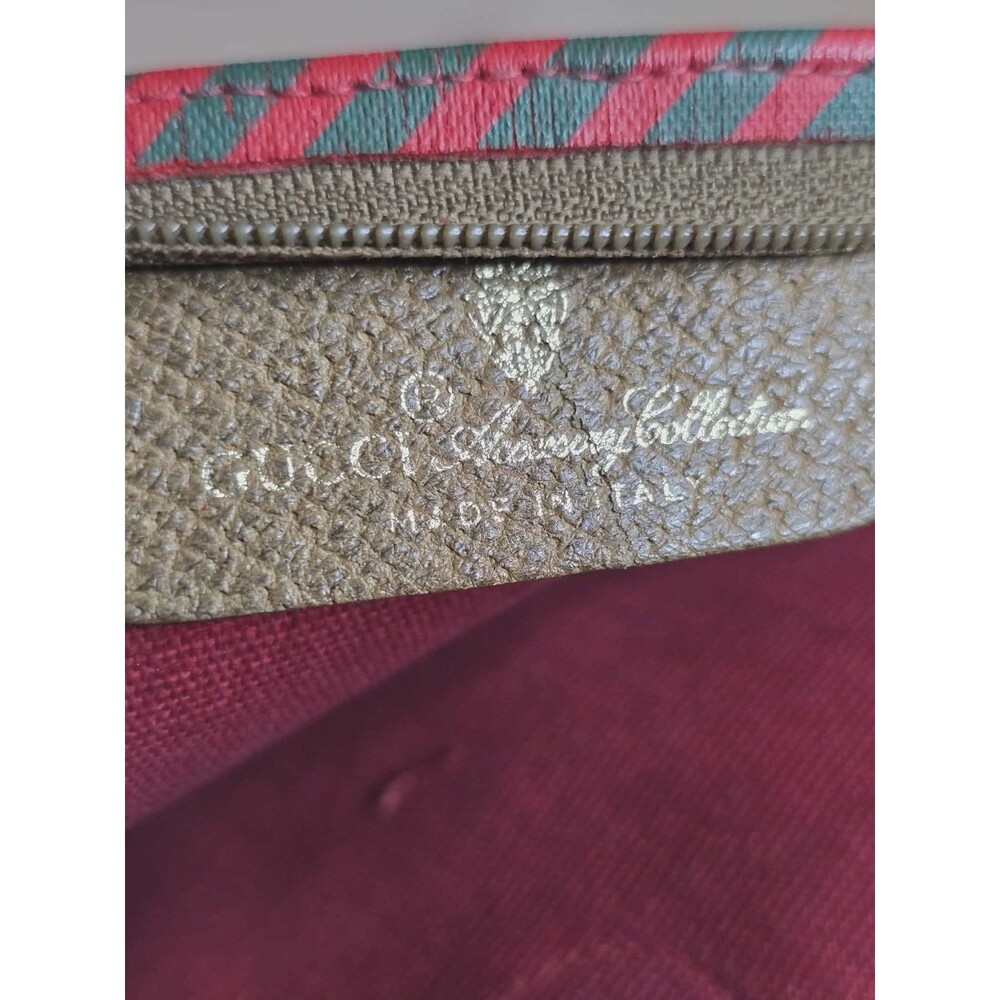 Vintage Gucci cosmetic bag - Picture 5 of 9